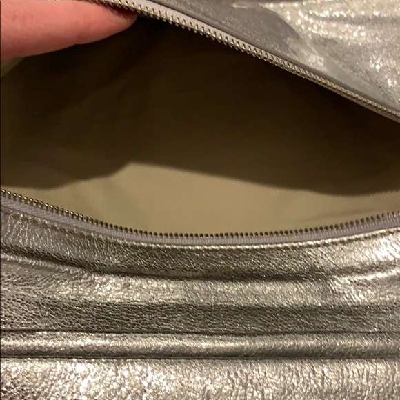 TORY BURCH CLUTCH - Picture 3 of 4